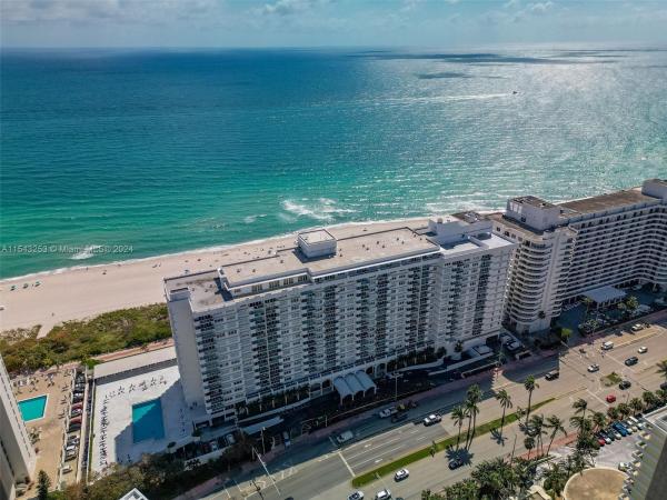 The Pavilion, 5601 Collins Ave #PH-3, Miami Beach, Florida 33140, image 2