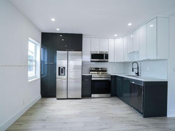 Monroe Heights, 1094 W 27th St, Riviera Beach, Florida 33404, image 1