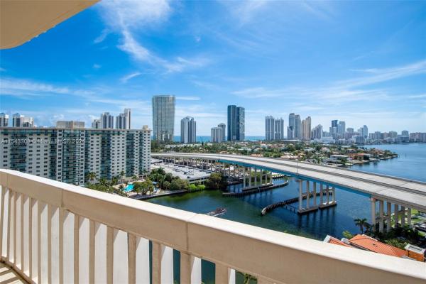Turnberry Towers, 19355 Turnberry Way #14J, Aventura, Florida 33180, image 2