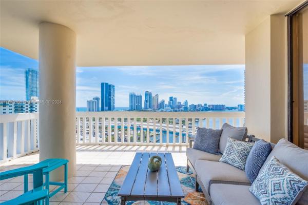 Turnberry Towers, 19355 Turnberry Way #14J, Aventura, Florida 33180, image 3