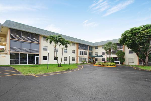 Sabal Palm Village, 4990 E Sabal Palm Blvd #211, Tamarac, Florida 33319, image 1