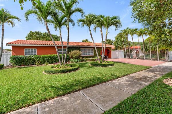 Royale Green, 4574 SW 128th Pl, Kendale Lakes, Florida 33175, image 3