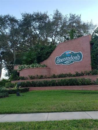 Blue Ridge, 560 Green River Ln, Davie, Florida 33325, image 1