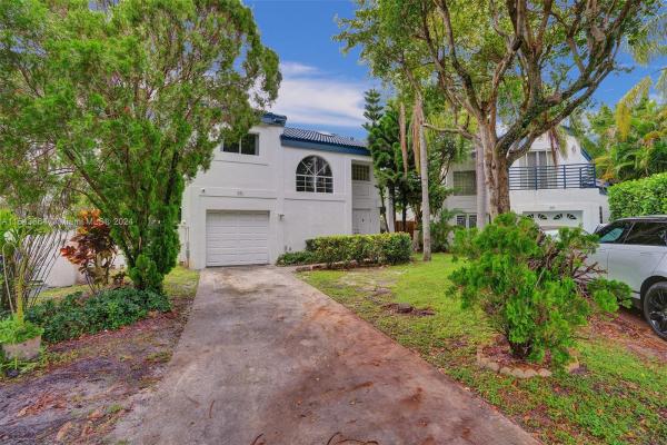 San Simeon, 221 NE 211th St, Ives Estates, Florida 33179, image 2