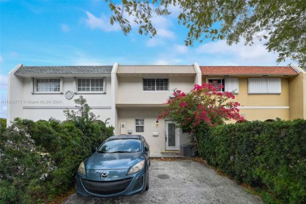 Palm Springs Lakes, 1875 W 72nd St, Hialeah, Florida 33014, image 1