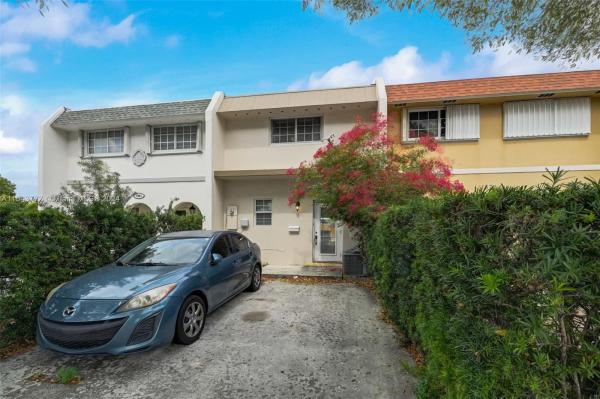 Palm Springs Lakes, 1875 W 72nd St, Hialeah, Florida 33014, image 2