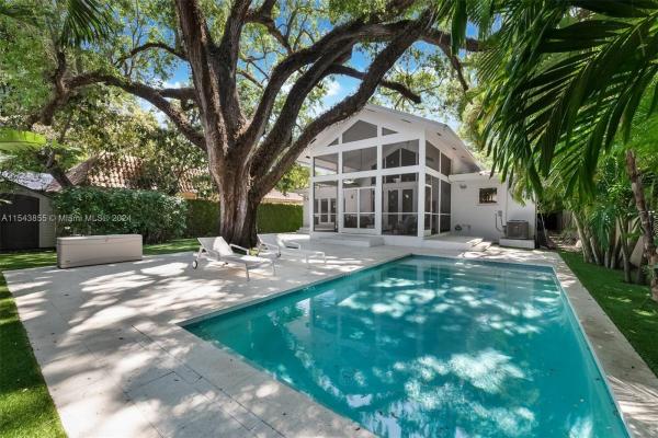 Sunshine Vistas, 4171 Lybyer Ave, Miami, Florida 33133, image 1