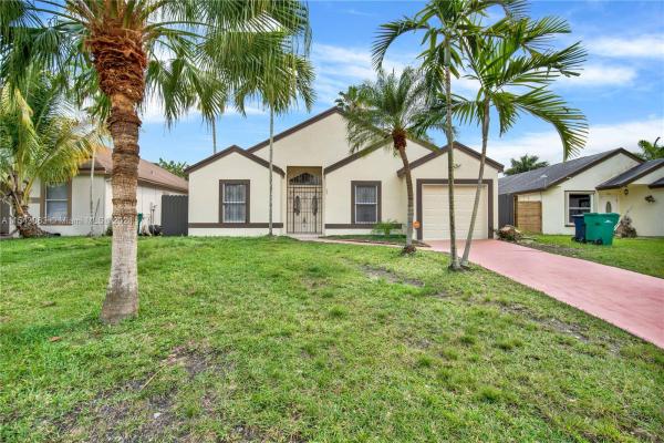 Villas Of Palm Bay, 759 SW 7th Ter, Florida City, Florida 33034, image 2