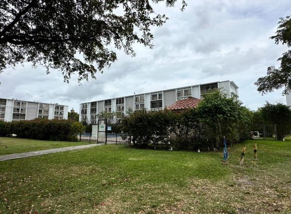 Lakeshore At University Park, 8710 N Sherman Cir #101, Miramar, Florida 33025, image 3