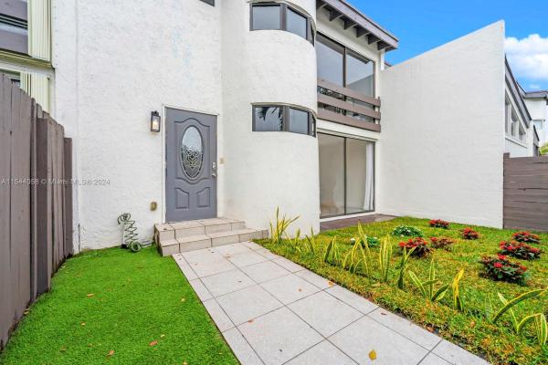 Snapper Creek Townhouses, 7124 SW 111th Ct #7124, Kendall, Florida 33173, image 1