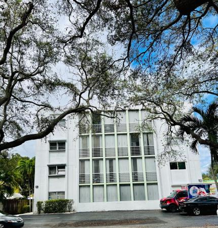 Las Brisas, 1939 Jefferson St #203, Hollywood, Florida 33020, image 1