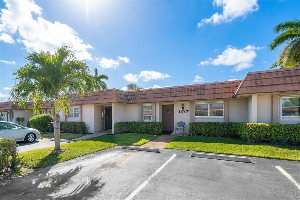 Cresthaven Townhomes, 5775 W Fernley Dr W #107, Palm Beach, Florida 33415, image 1