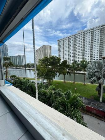 Coastal Towers, 400 Kings Point Dr #322, Sunny Isles Beach, Florida 33160, image 1