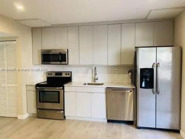 Coral Ridge Galt, 2400 NE 26th St #1, Fort Lauderdale, Florida 33305, image 1