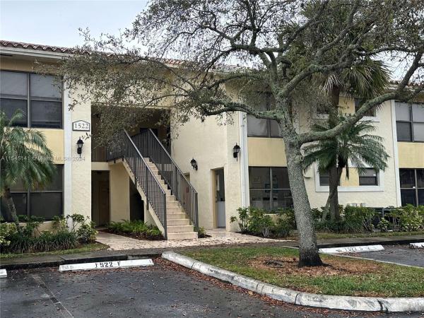 Palm Beach Grande, 1522 Lake Crystal Dr #D, West Palm Beach, Florida 33411, image 1