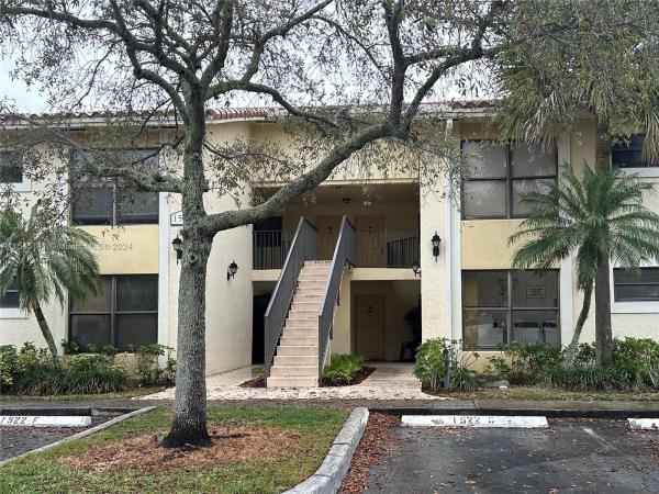 Palm Beach Grande, 1522 Lake Crystal Dr #D, West Palm Beach, Florida 33411, image 2