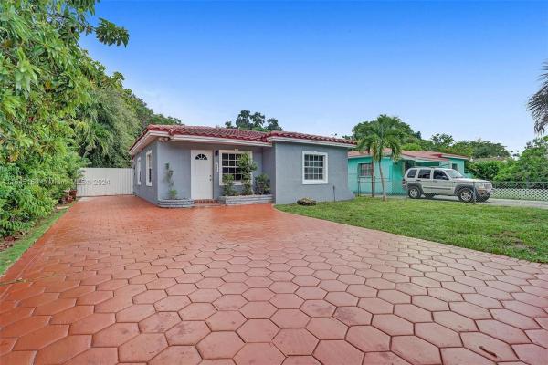 Irons Manor, 849 NE 133rd St, North Miami, Florida 33161, image 3