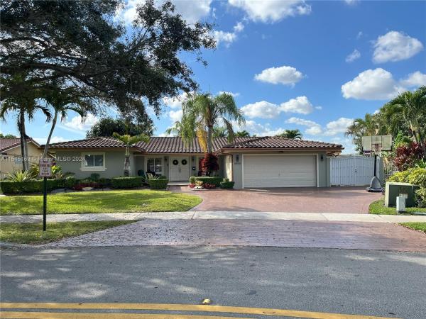 Miami Lakes Residential, 6830 White Oak Dr #, Miami Lakes, Florida 33014, image 2