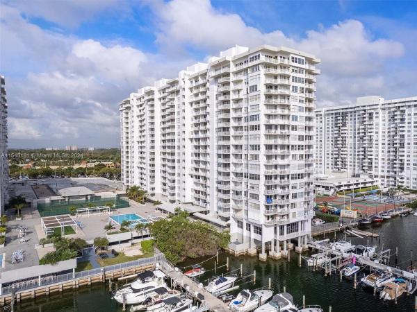 Del Prado, 18081 Biscayne Blvd #501-4, Aventura, Florida 33160, image 2
