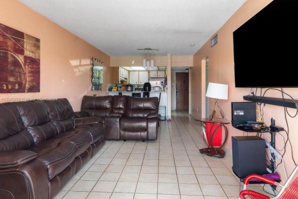 Luxury Coral Living, 9000 SW 24th St #12B, Westchester, Florida 33165, image 2