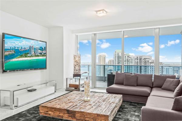 Epic Hotel & Residences, 200 Biscayne Boulevard Way #3805, Miami, Florida 33131, image 3