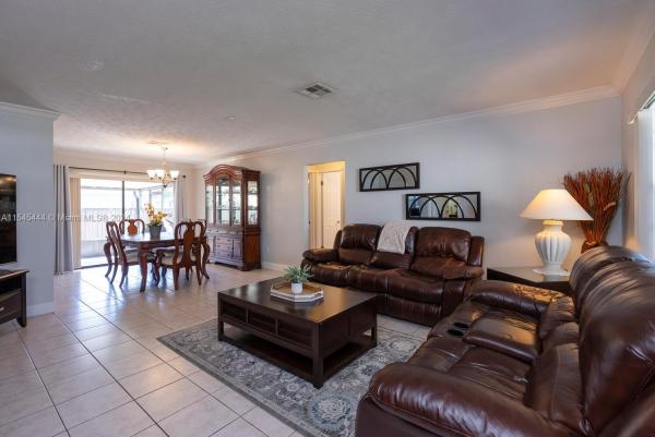 Homestead Lakes Tennessee East, 1302 N Fieldlark Ln, Homestead, Florida 33035, image 3