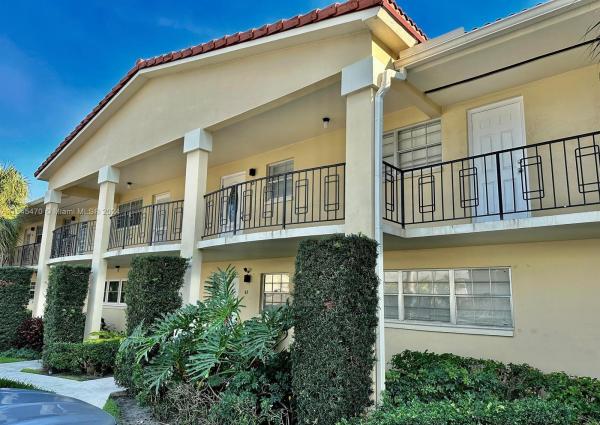 Lighthouse Terrace, 2134 NE 36th St #83, Lighthouse Point, Florida 33064, image 1