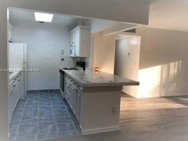 Kings Creek West, 7935 SW 86th St #825, Kendall, Florida 33143, image 3