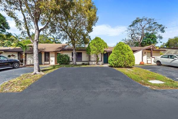 Heftler Townhouses, 11267 SW 116th Ter #11267, Kendall, Florida 33176, image 1