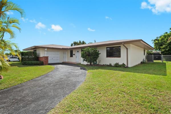 Fairway Park, 15830 SW 103rd Ct, Palmetto Estates, Florida 33157, image 2