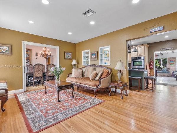 Dunnings Miami Shores, 29 NE 106th St, Miami Shores, Florida 33138, image 3
