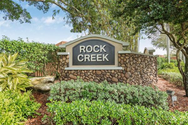 Camelot Gardens, 2600 Garden Ct, Cooper City, Florida 33026, image 3