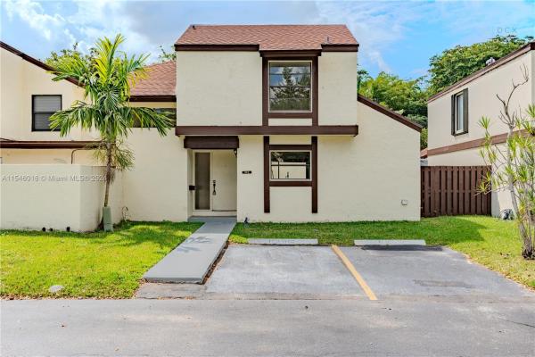 Spring Lakes Village, 520 NW 99th Pl #520, Fountainebleau, Florida 33172, image 1