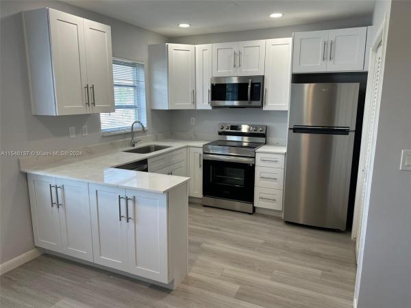 Dell Manor, 1825 Cleveland St #12, Hollywood, Florida 33020, image 1