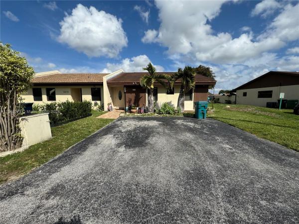 Bent Tree Center, 5017 SW 139th Pl #5017, Kendale Lakes, Florida 33175, image 3