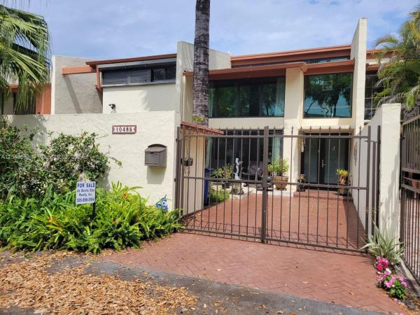 Sunset Park Lake Villas, 10485 SW 78th St #10485, Kendall, Florida 33173, image 3