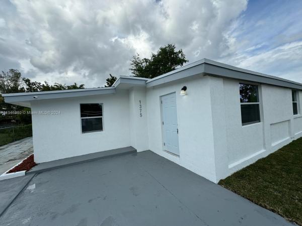 Sunshine Village, 1375 NW 116th St, Pinewood, Florida 33167, image 2