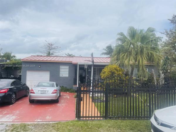 Biscayne Gardens, Golden Glades, Florida 33168, image 2