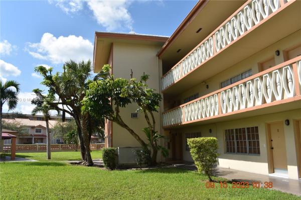 Sutton House, 1885 NE 121st St #26, North Miami, Florida 33181, image 3