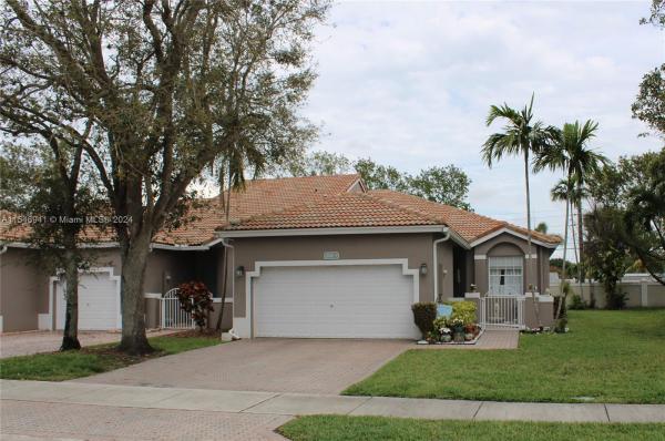 Regency Homes At Fairway Isles, 2620 E Aragon Blvd #3, Sunrise, Florida 33313, image 1