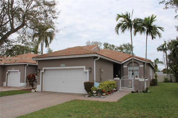 Regency Homes At Fairway Isles, 2620 E Aragon Blvd #3, Sunrise, Florida 33313, image 2