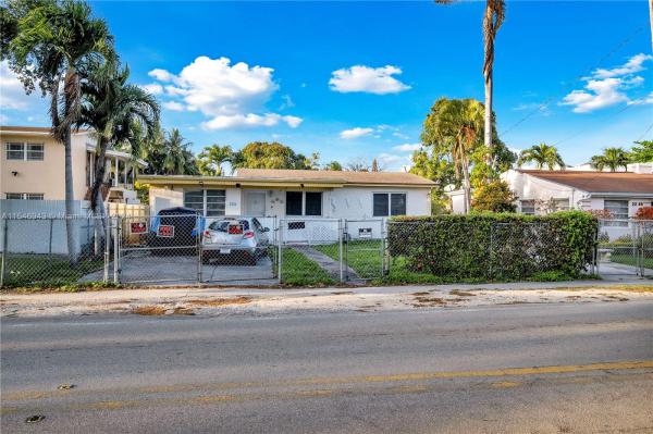 Washburns, 2255 NW North River Dr, Miami, Florida 33125, image 1