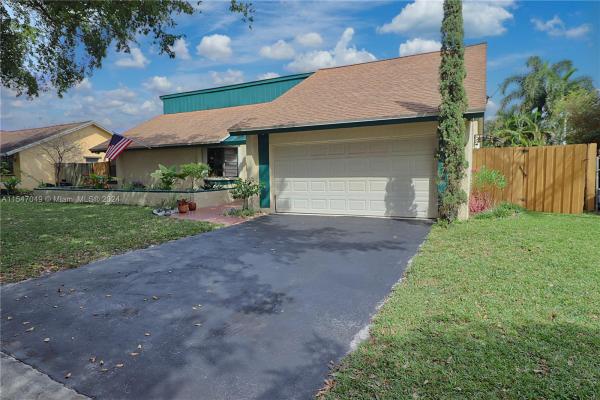 Woodbridge At Pembroke Lakes, 2301 NW 101st Ter, Pembroke Pines, Florida 33026, image 2