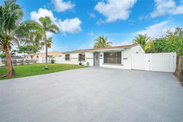 Lake Lucerne Estates, 2331 NW 208th St, Miami Gardens, Florida 33056, image 3