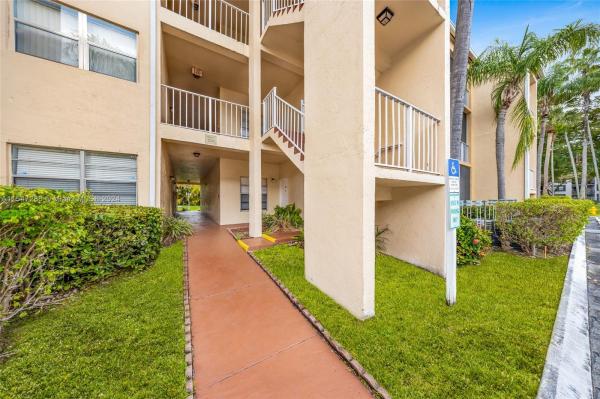 Hammocks Trails, 15315 SW 106th Ter #411, The Hammocks, Florida 33196, image 3