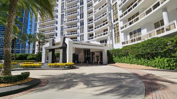 Carbonell, 901 Brickell Key Blvd #3701, Miami, Florida 33131, image 3