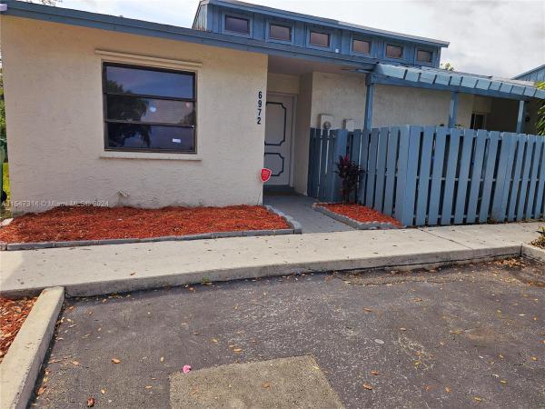 Woodscape Townhomes, 6972 Woodscape Cir #1-T, Miramar, Florida 33023, image 1