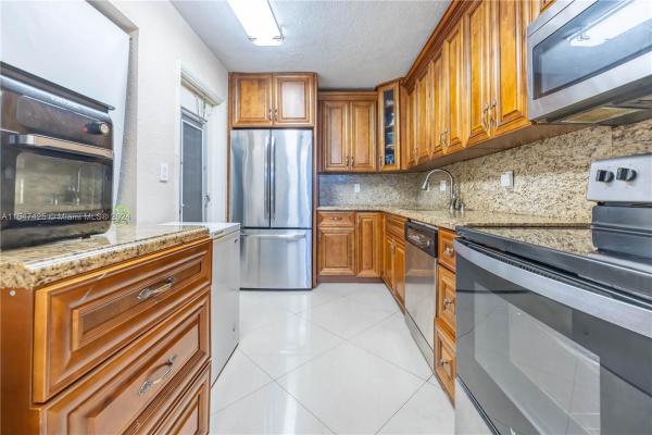 Diamond, 4281 NW 41st St #319, Lauderdale Lakes, Florida 33319, image 1