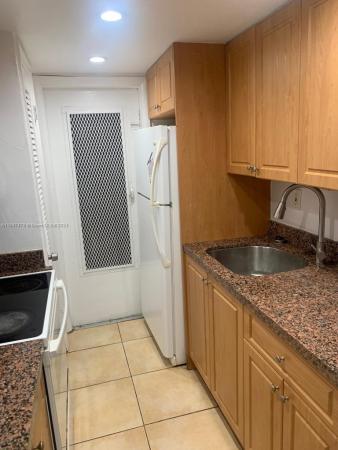 The Palms 51, 1851 NE 168 St #B-3, North Miami Beach, Florida 33162, image 3