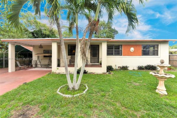 Ma-Rene Court, 2915 NW 169th Ter, Miami Gardens, Florida 33056, image 1